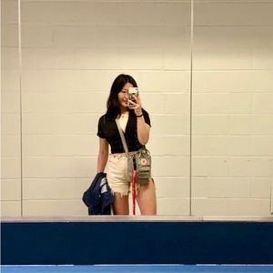 Meet your Posher, Carrie